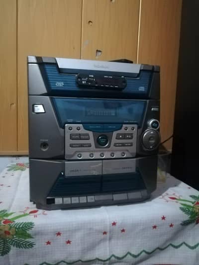 Bluetooth sound system with speakers
