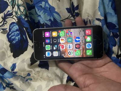 iphone SE 2016 model nin ota 32gb all apps working perfectly no open