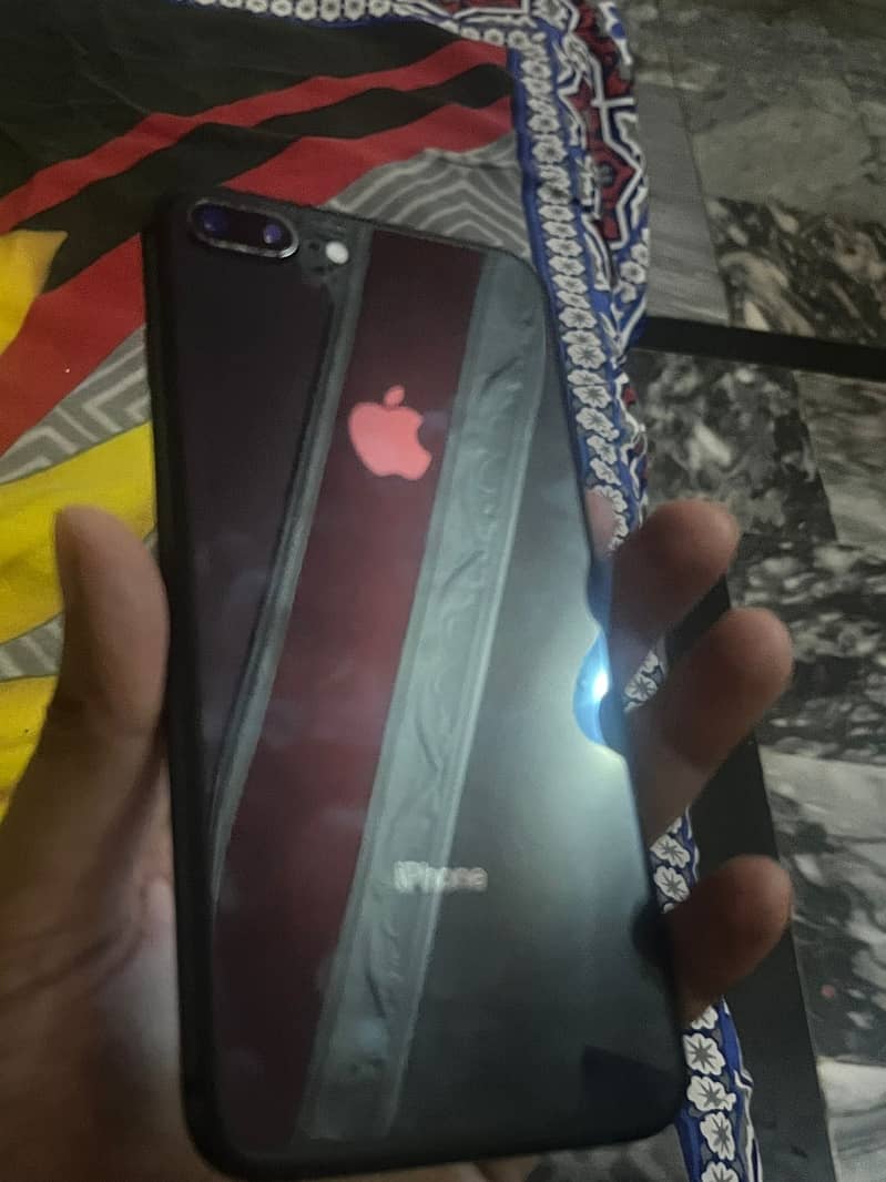 Apple iPhone 8 Plus 2