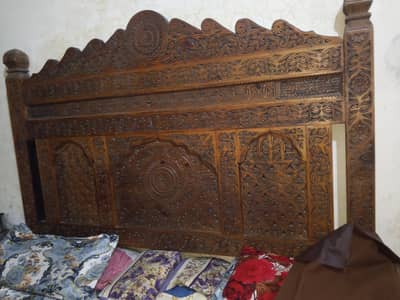 ​Beautiful Hand-Carved Wooden King Size Bed with Side Table for Sale
