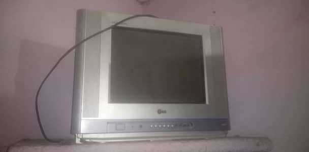 LG tv old model, kafi arsa hogya h