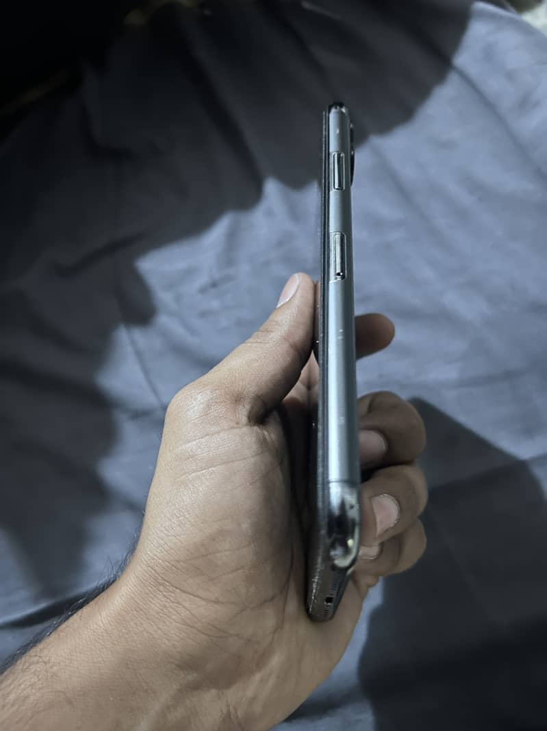iPhone 11 pro max 2