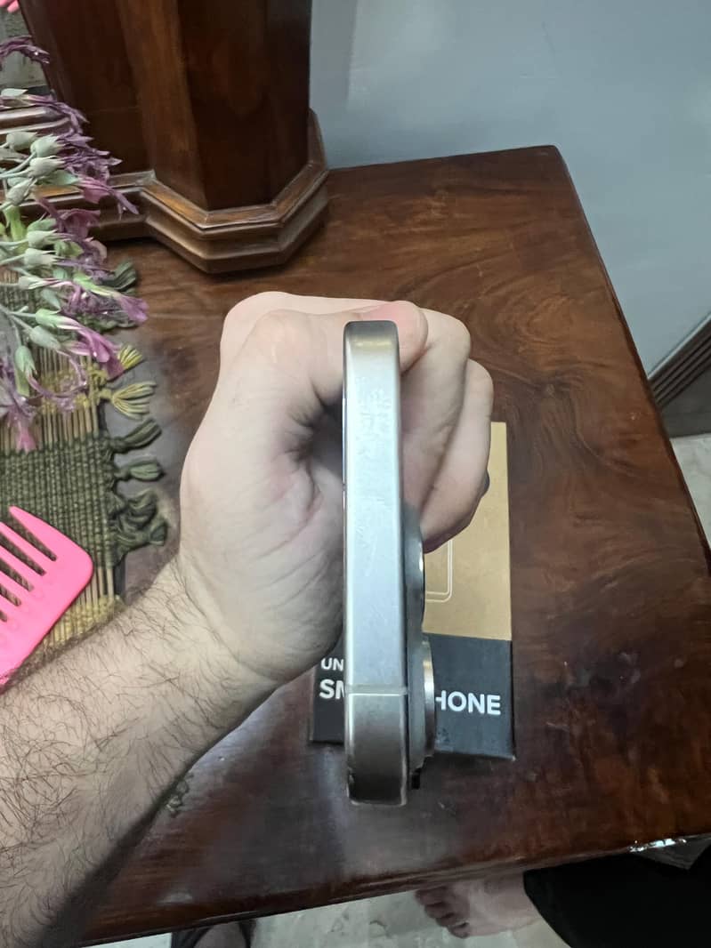 Apple iPhone 15 Pro (512 gb) Factory unlock (91BH) 6