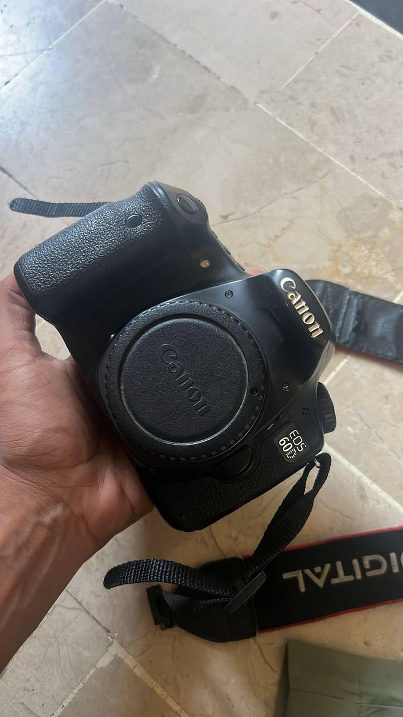 DSLR camera 2