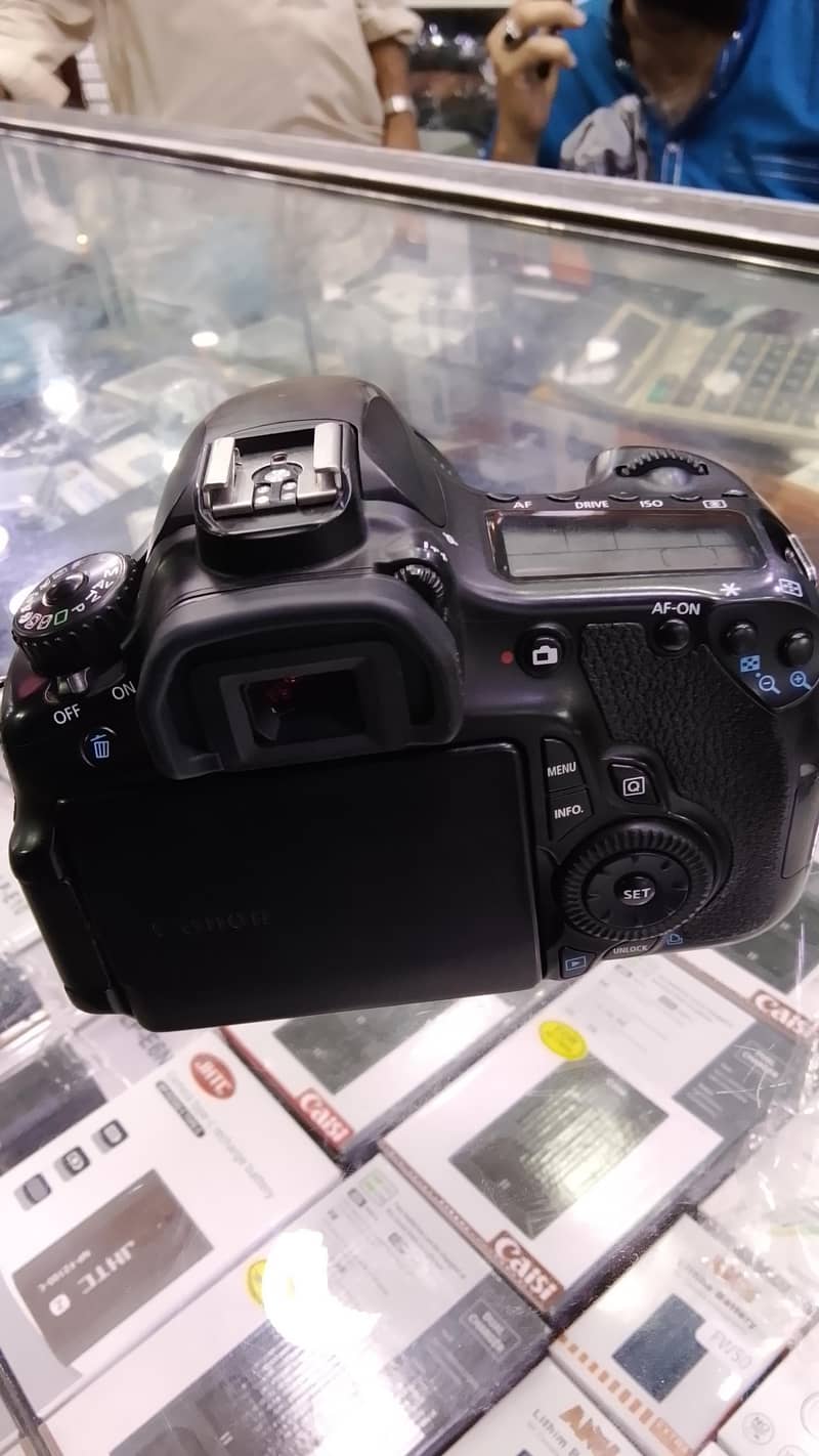 DSLR camera 5