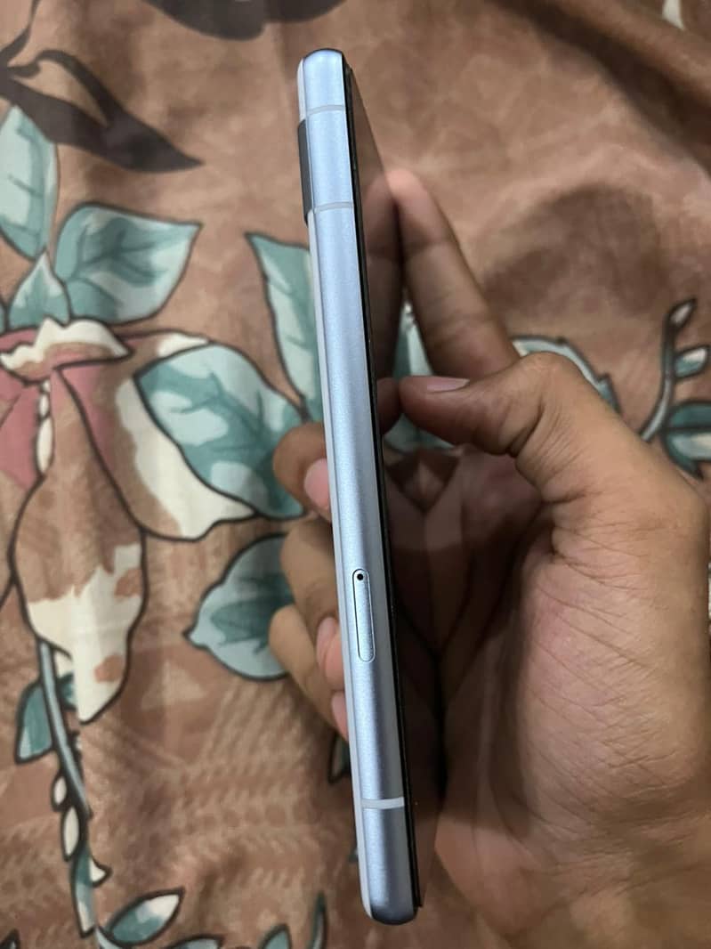 Google Pixel 7a 5