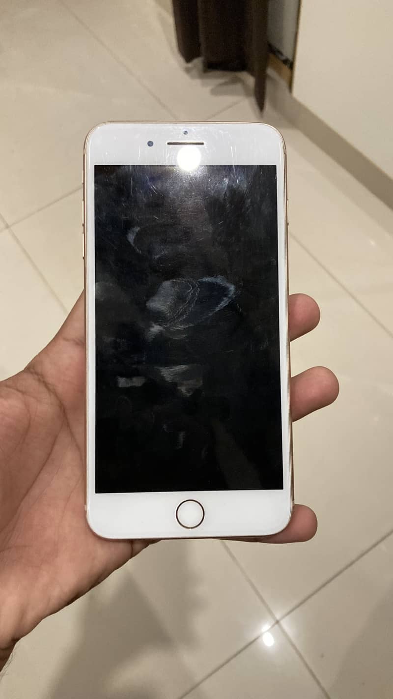 Apple iPhone 8 Plus 1