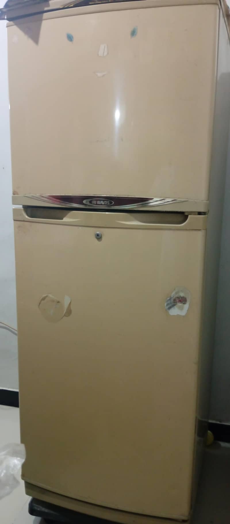 Waves Refrigerator 0