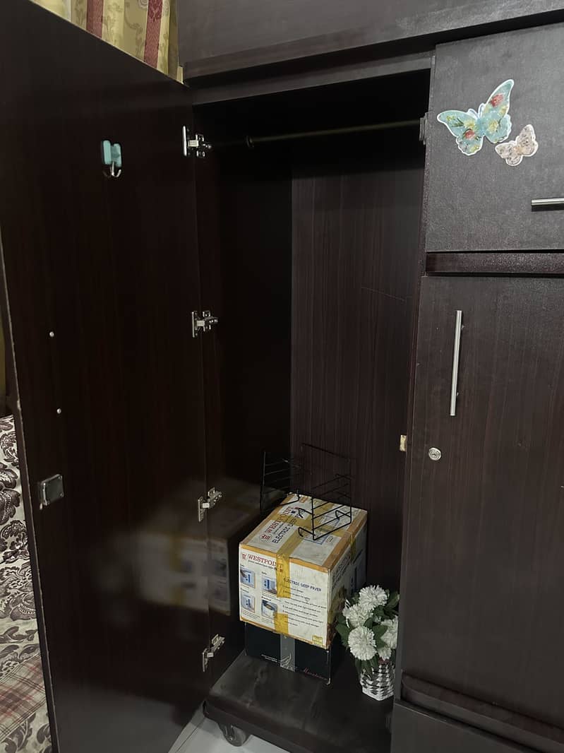 Cupboard 0