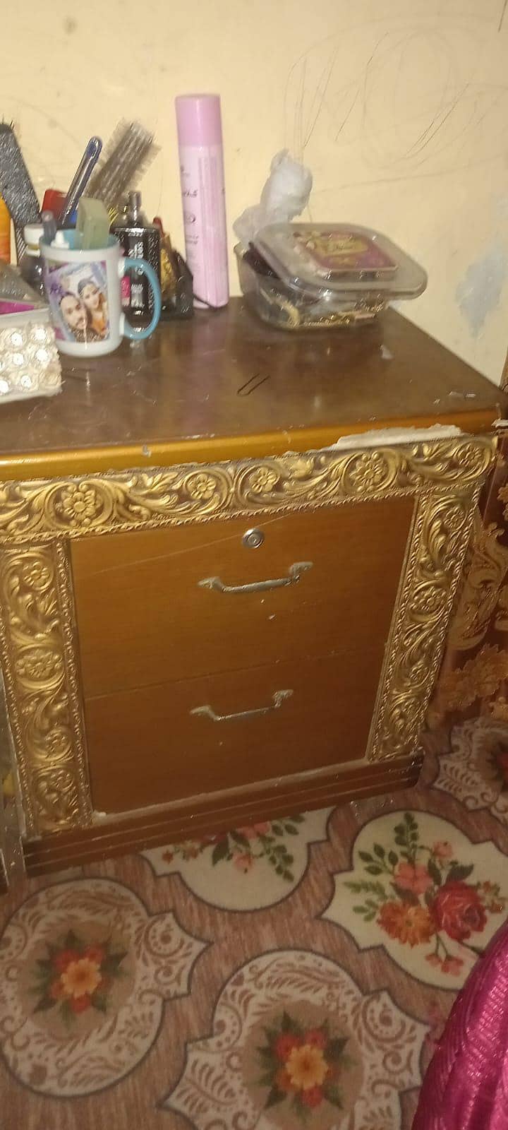 Bed and dressing table 3