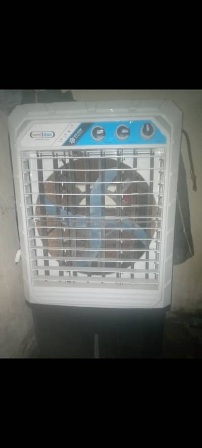 AC and DC Room Coller