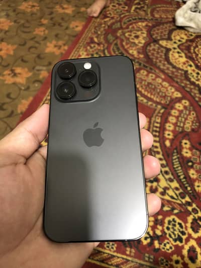 14 pro ( 256Gb with charger)