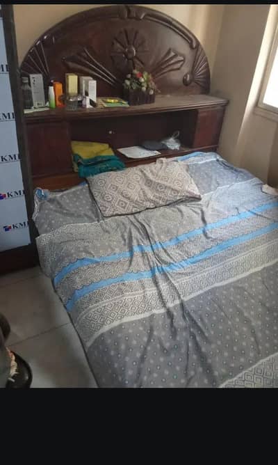 Queen bed for sale