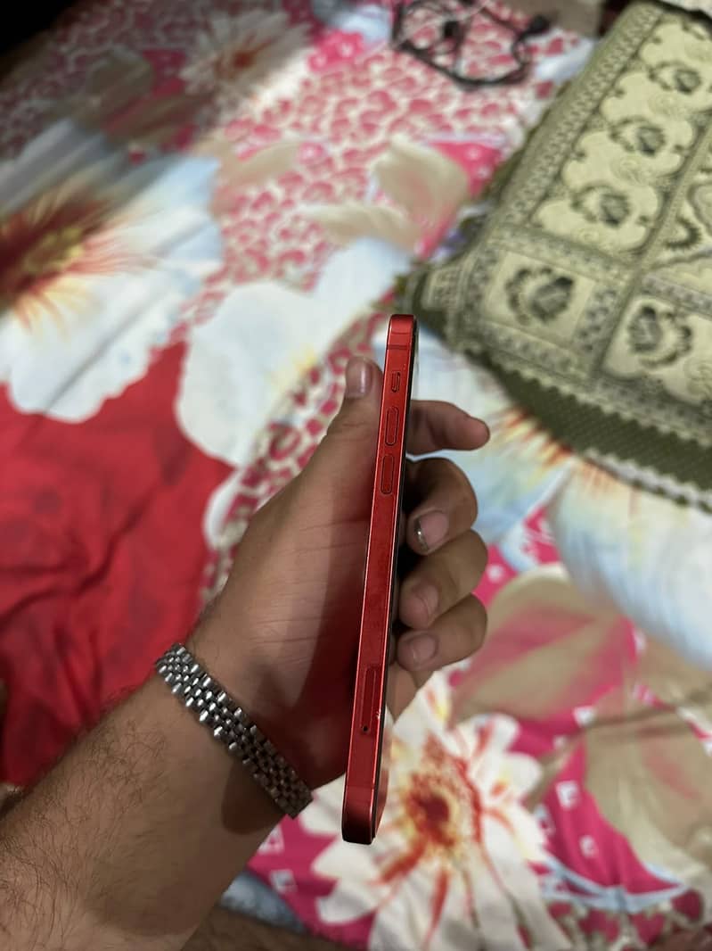 Apple iPhone 12 4