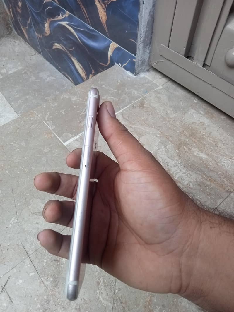 Apple iPhone 7 Plus 2