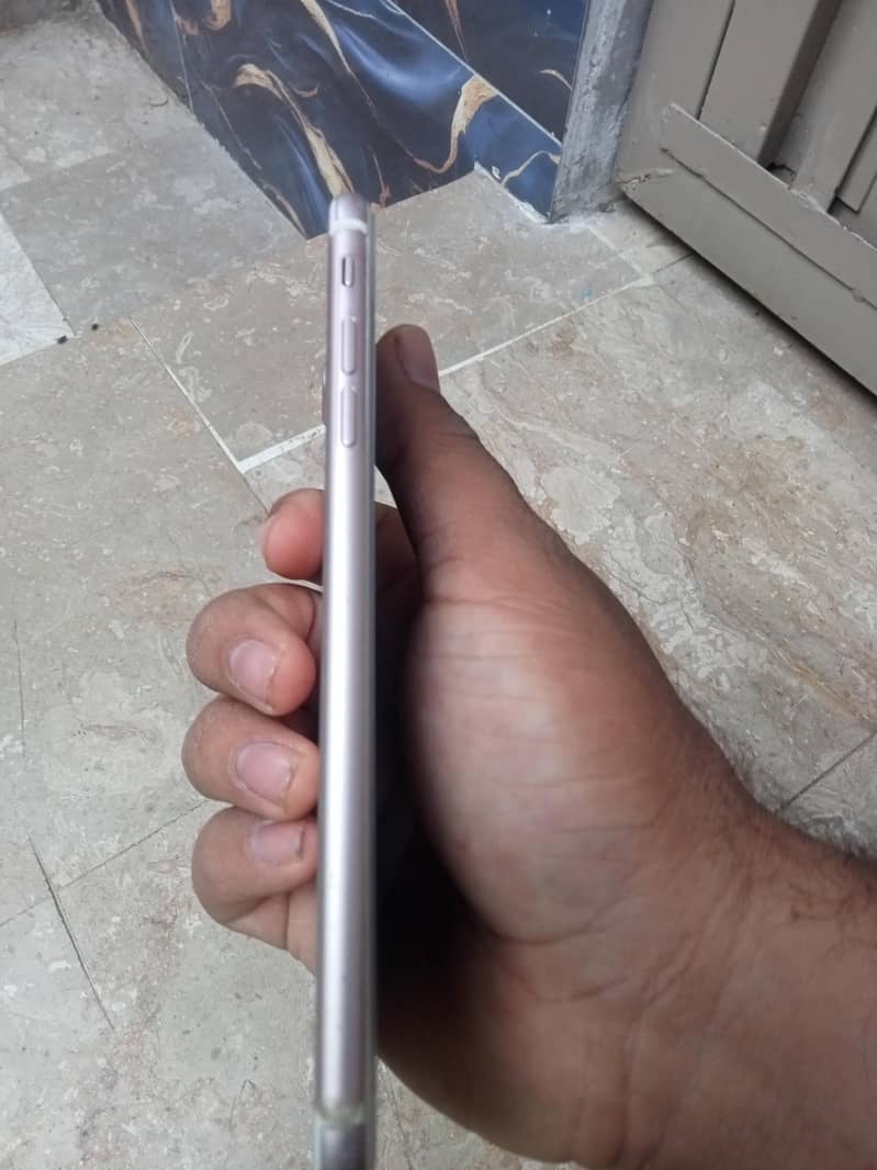 Apple iPhone 7 Plus 3
