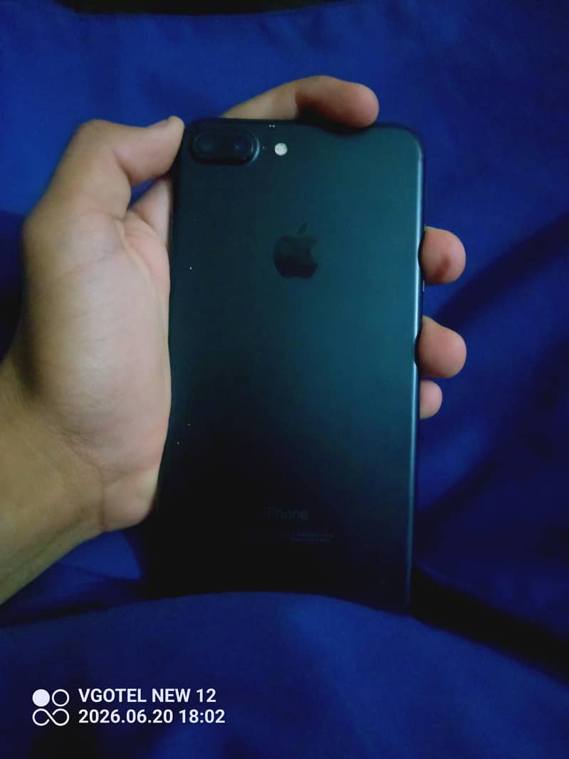 Apple iPhone 7 Plus 2