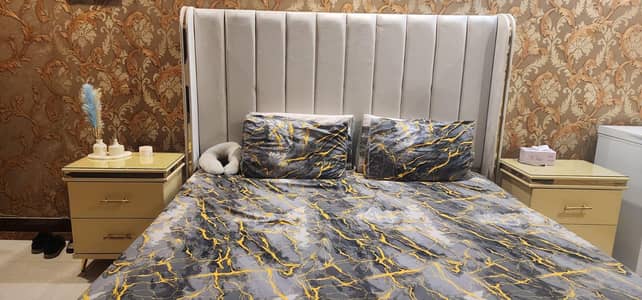 complete bed set with mattress and puffies