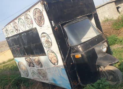running food cart rickshaw  ready to start work next day