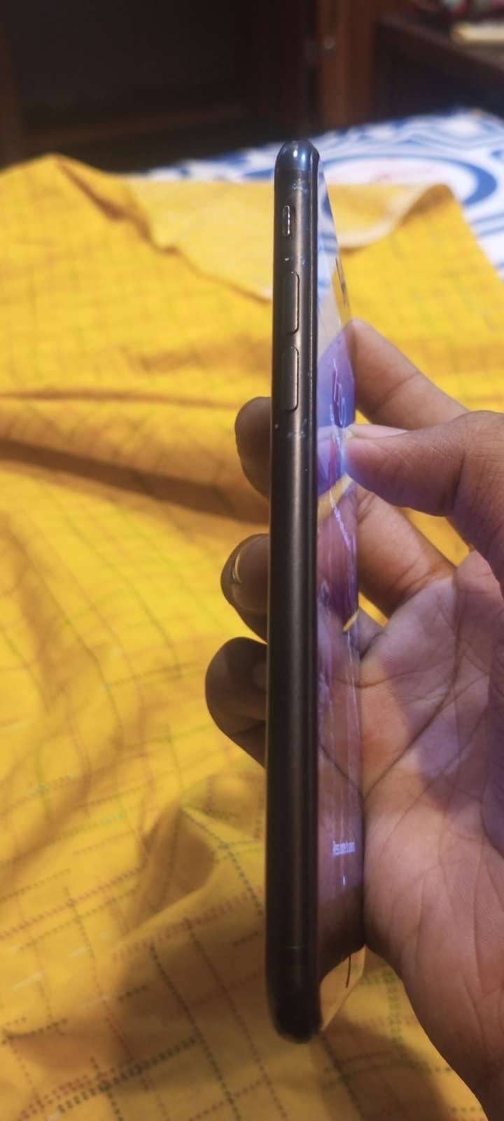 Apple iPhone 7 0