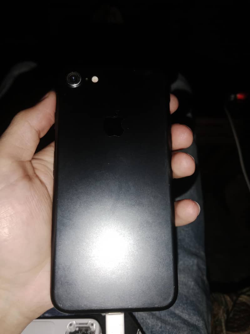 Apple iPhone 7 1
