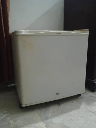 mini fridge, one door fridge , chota fridge,small fridge