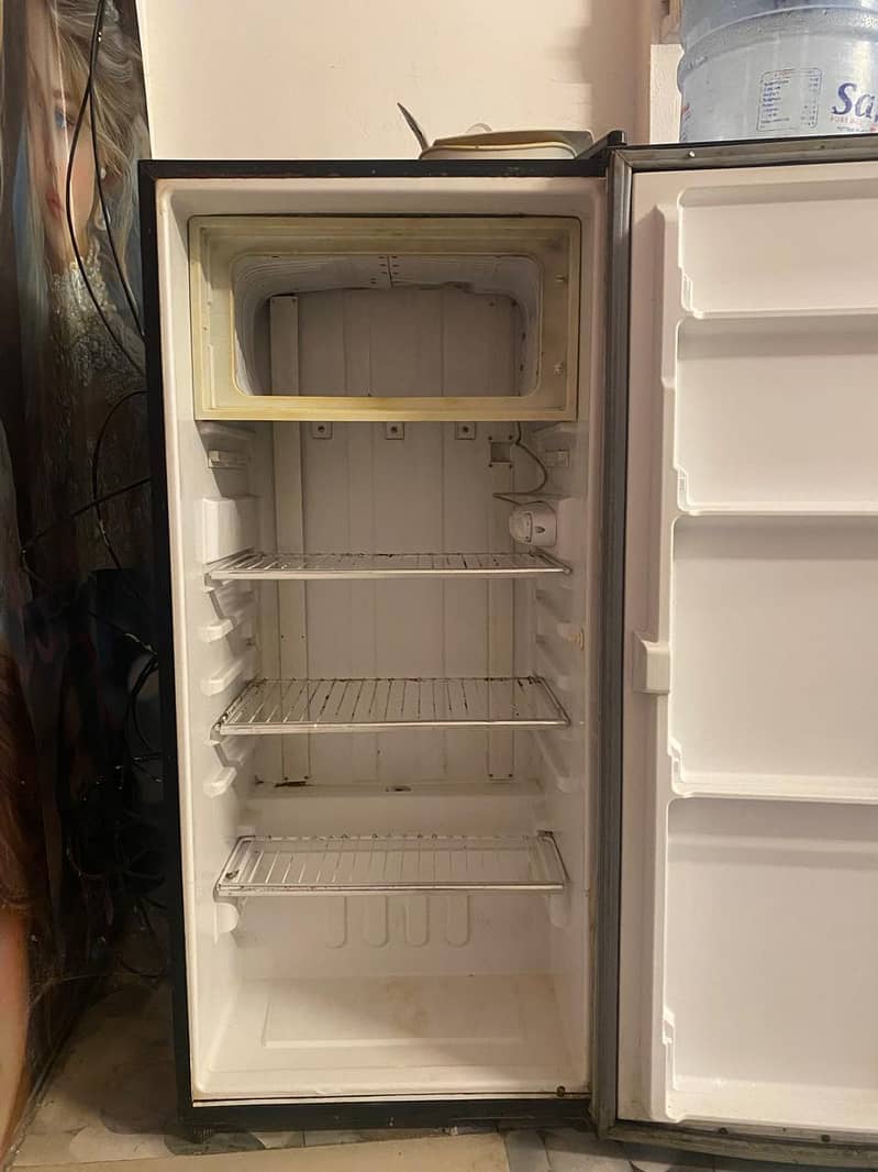 __ fridge __ mirror Table 2