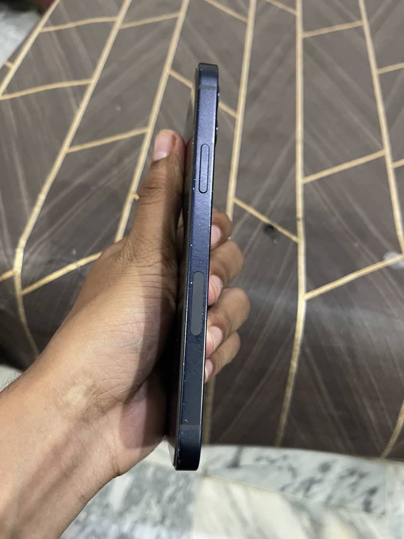 Apple iPhone 12 5