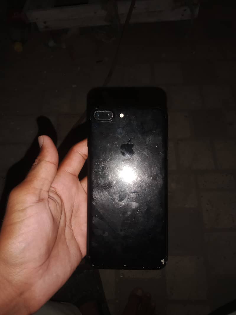 Apple iPhone 7 Plus 2