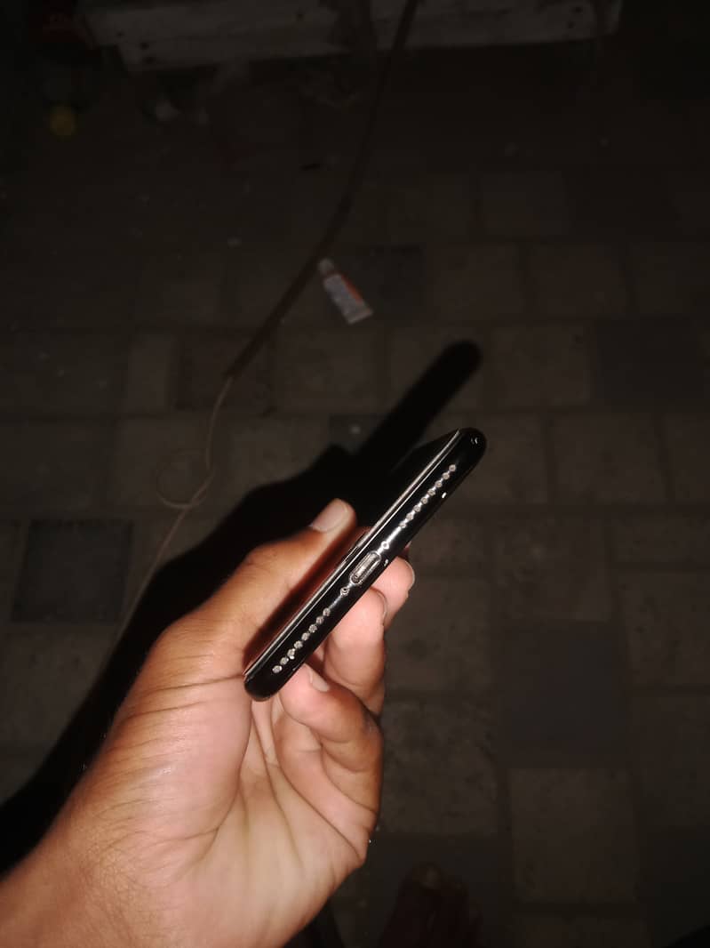 Apple iPhone 7 Plus 3