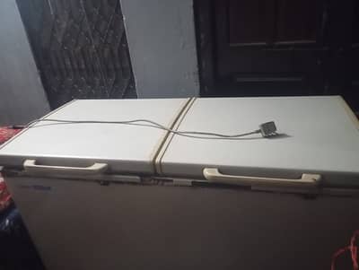 Double Door Chest Freezer – Working Condition – Body Damaged