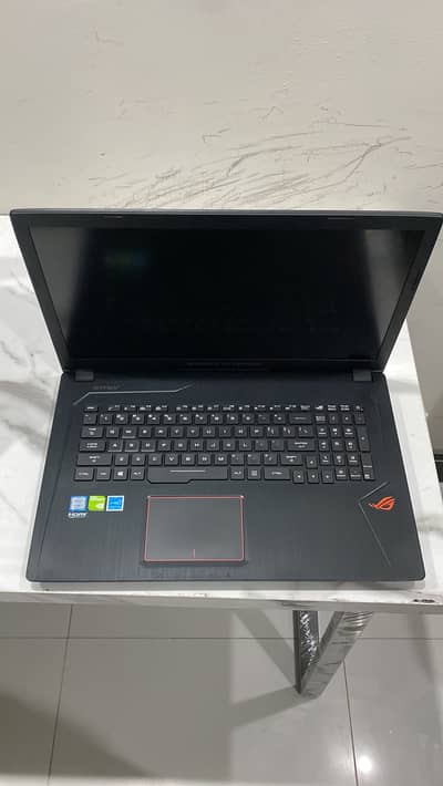 Asus Rog i7 7th/8gb/256gb/4gb gtx 1050ti