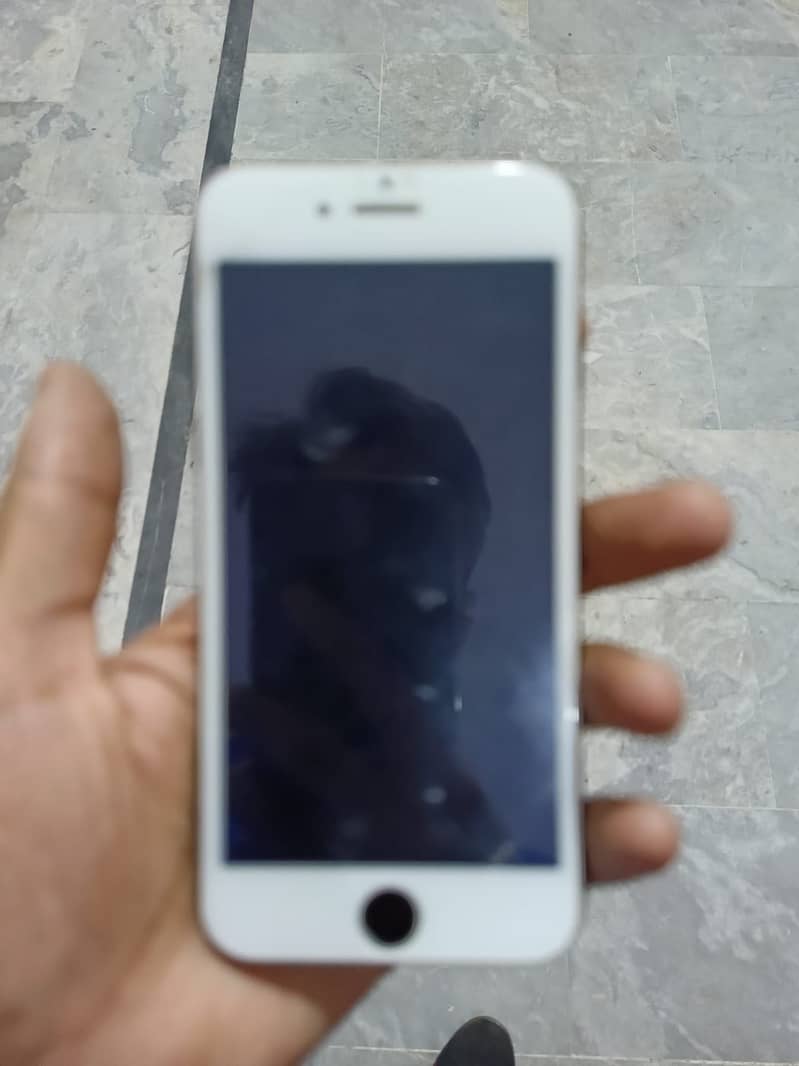 Apple iPhone 7 2