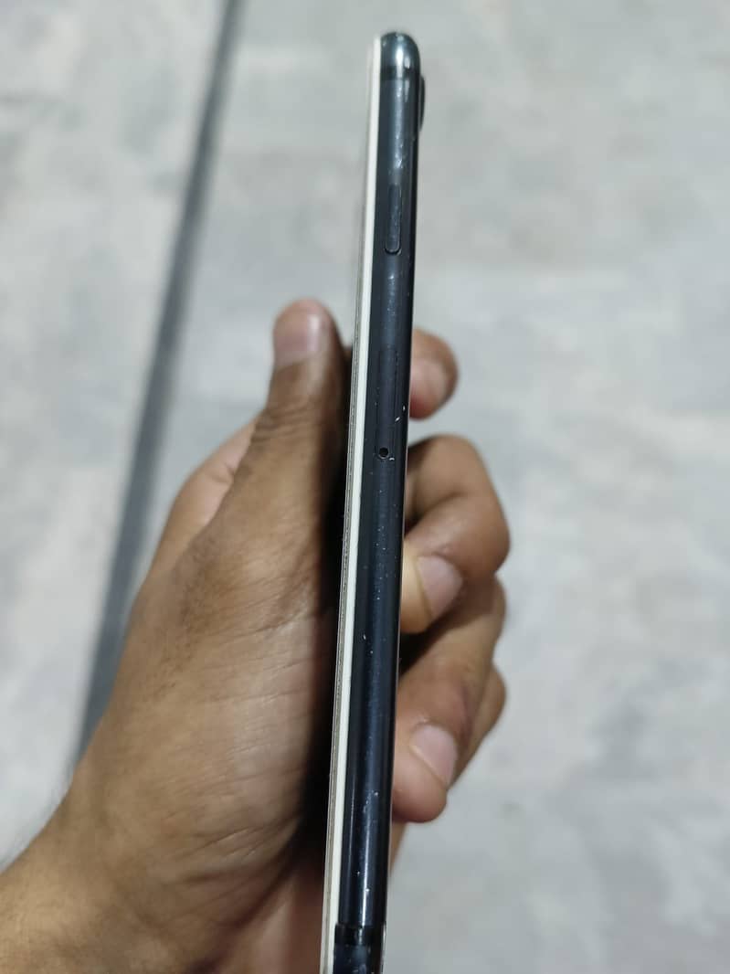 Apple iPhone 7 4
