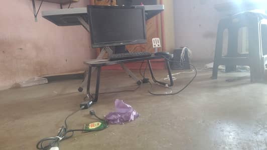 Fujitsu monitor 18.5 inch hd 720p