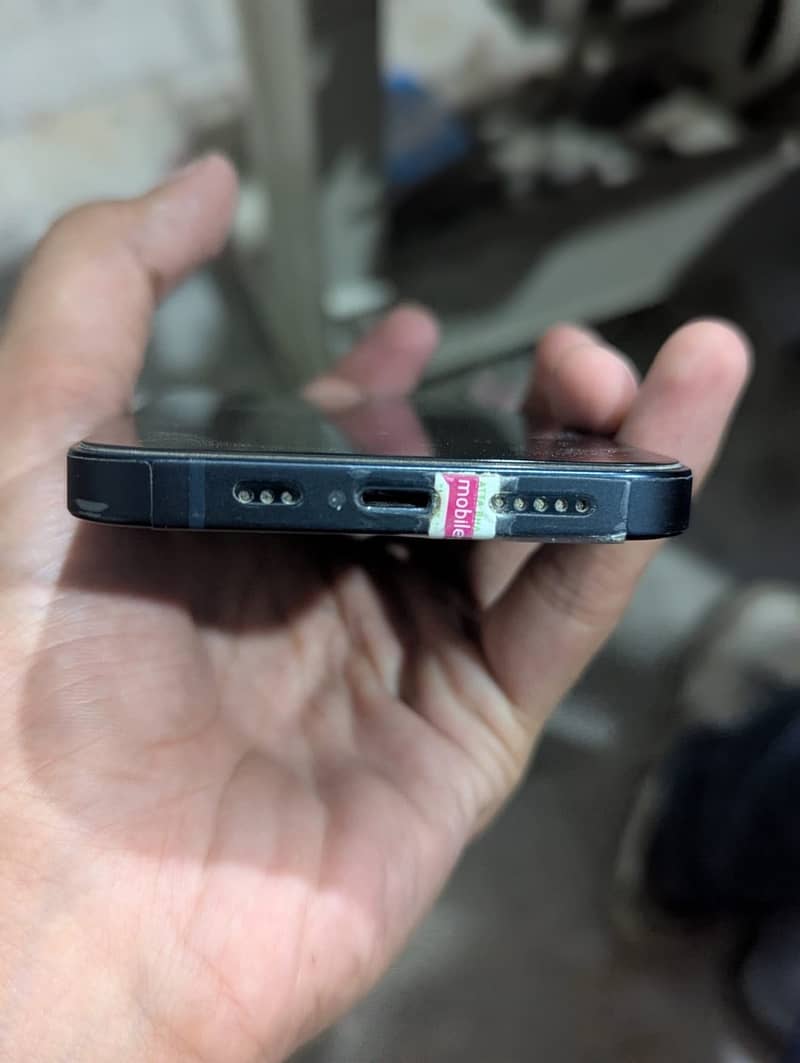 Iphone  13 4