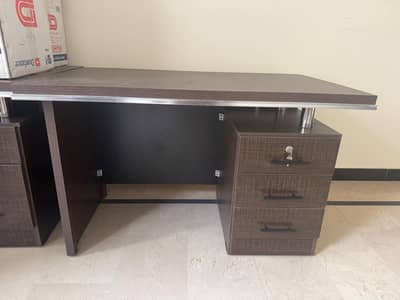 Conputer Table