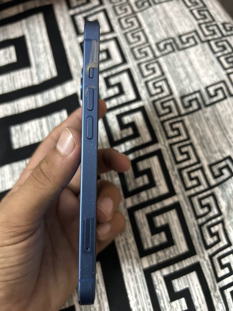 Apple iPhone 13 1