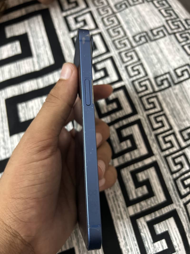 Apple iPhone 13 3