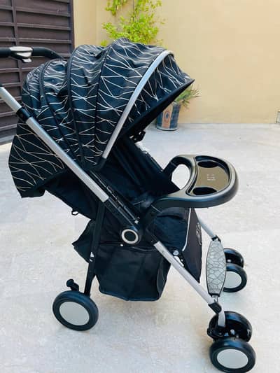 BABY PRAM BRAND NEW 10/10
