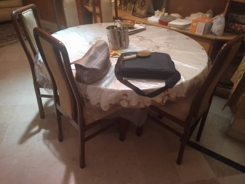 Dining Table 0