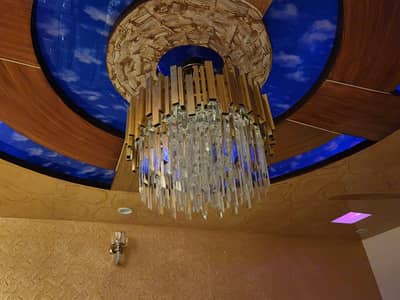 1 big size lantern and 2 lamp bulbs