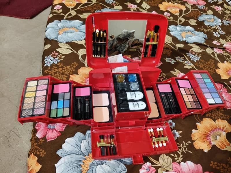 makeupkit box 1
