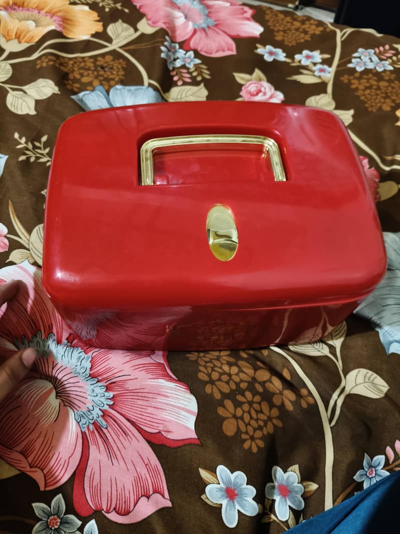 makeupkit box 4