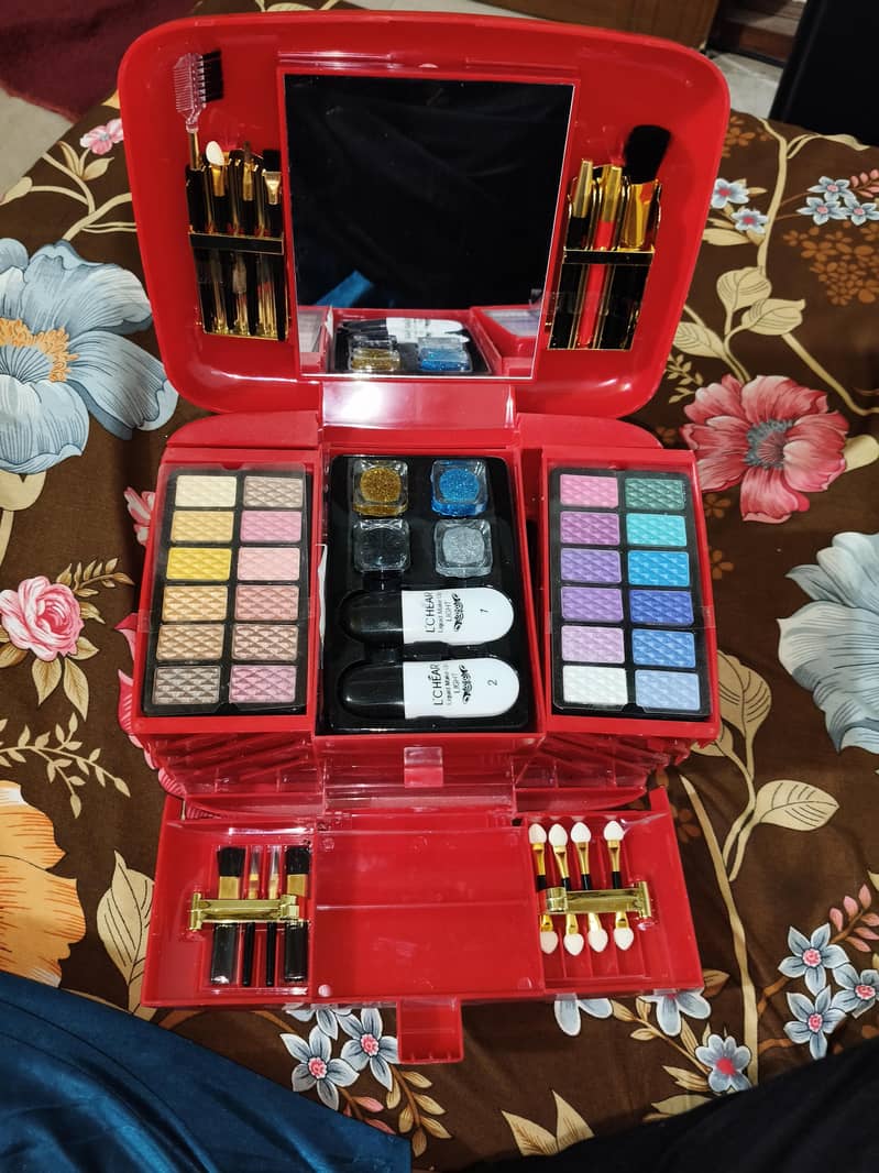 makeupkit box 12