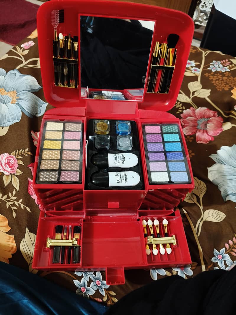 makeupkit box 13