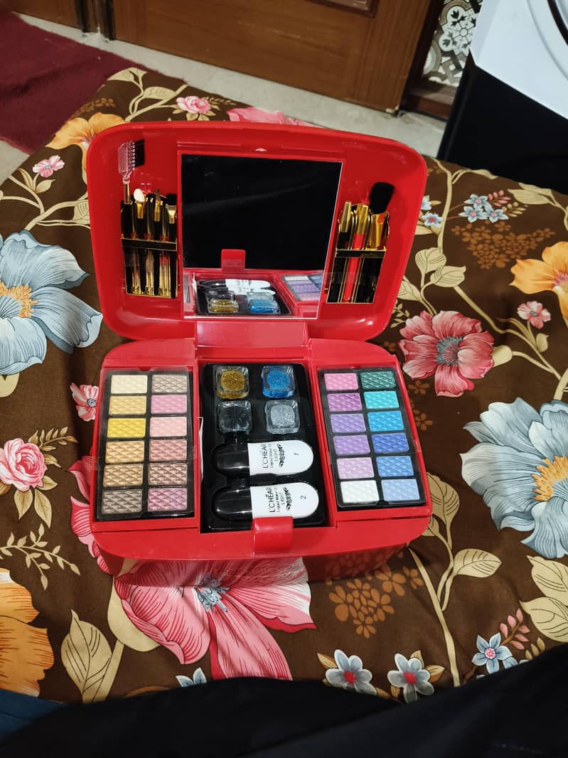 makeupkit box 14