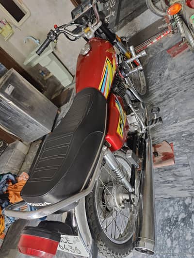 honda 125. . . 03700977977. . . only whatsapp