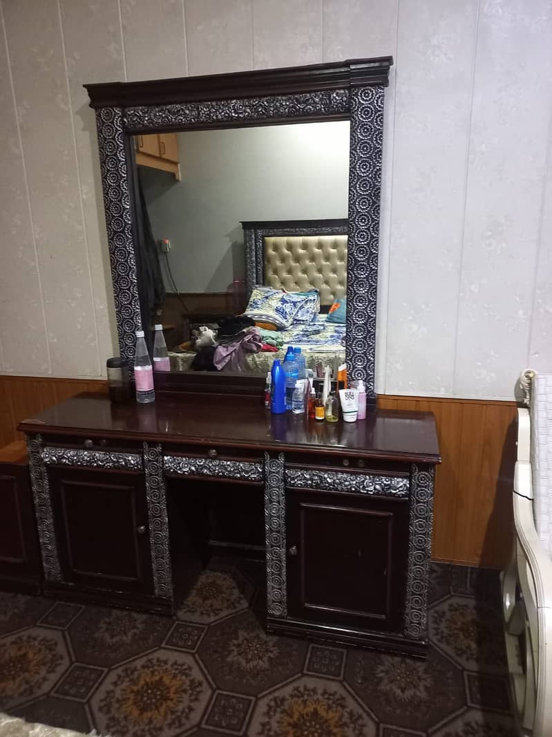 Dressing table with stoll 0