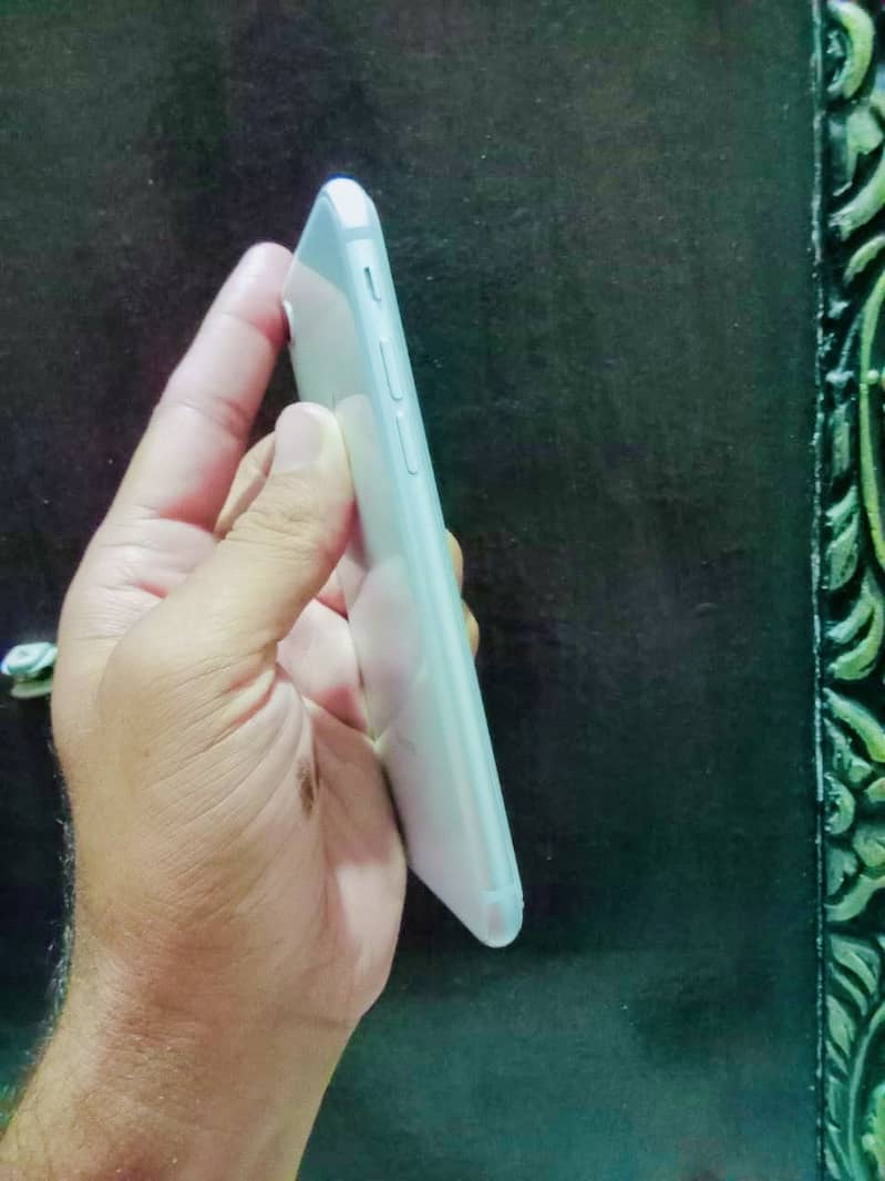 Apple iPhone 8 2